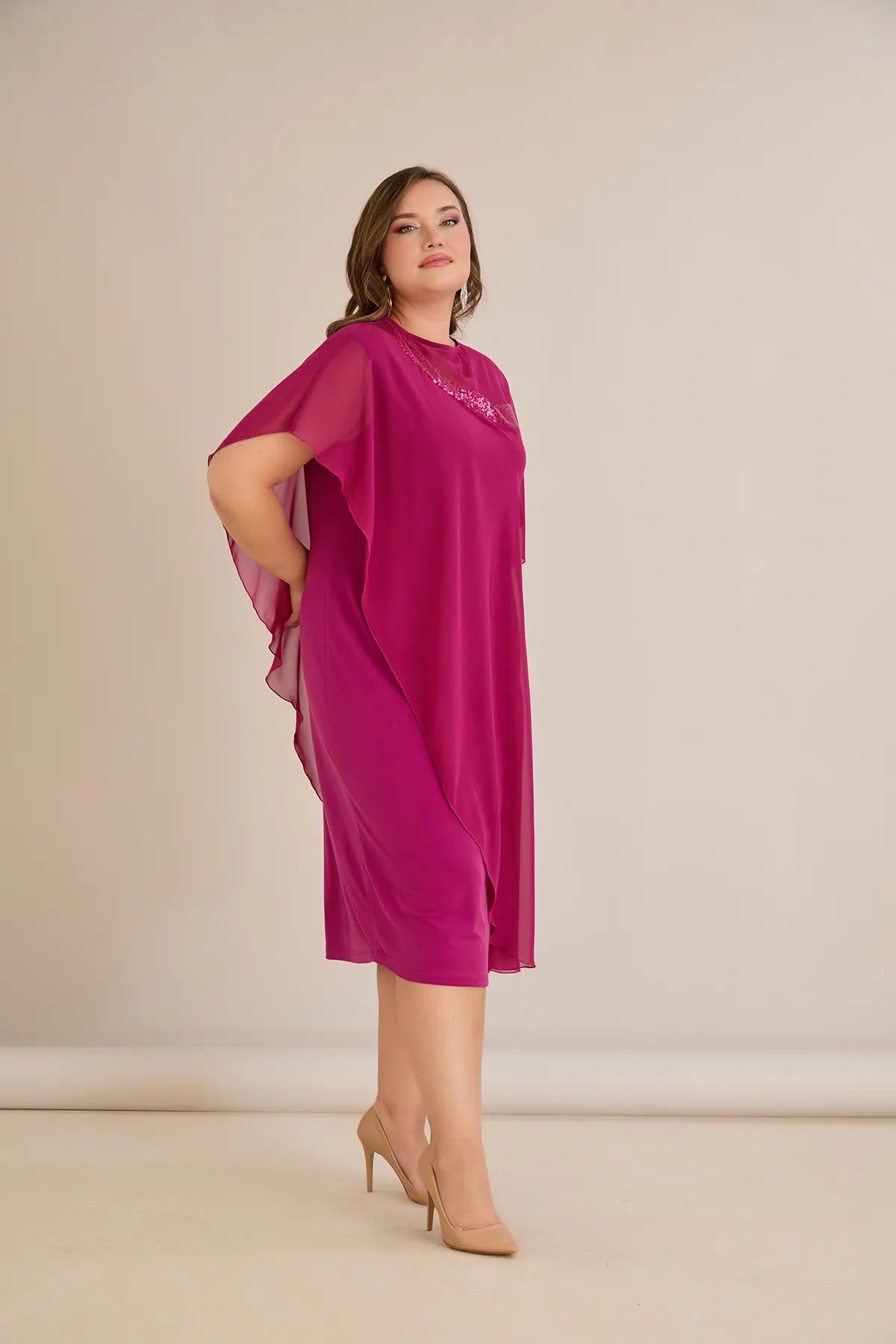 Rochie festivă mărime mare din șifon cu paiete – fuchsia