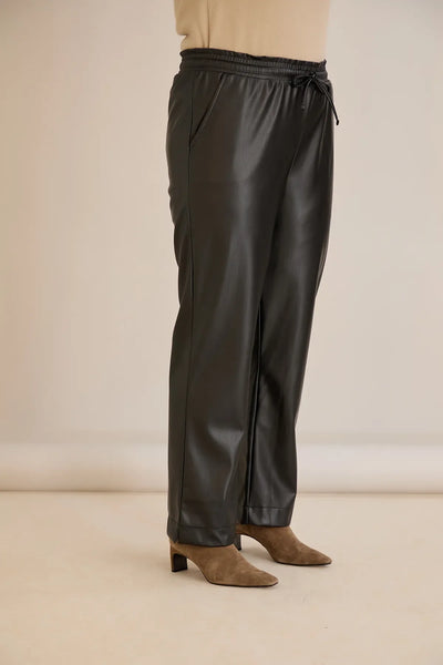 Pantalon mărime mare din piele croială dreaptă – negru