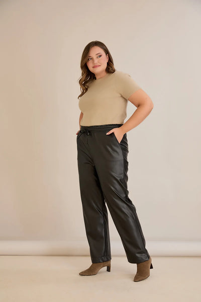 Pantalon mărime mare din piele croială dreaptă – negru