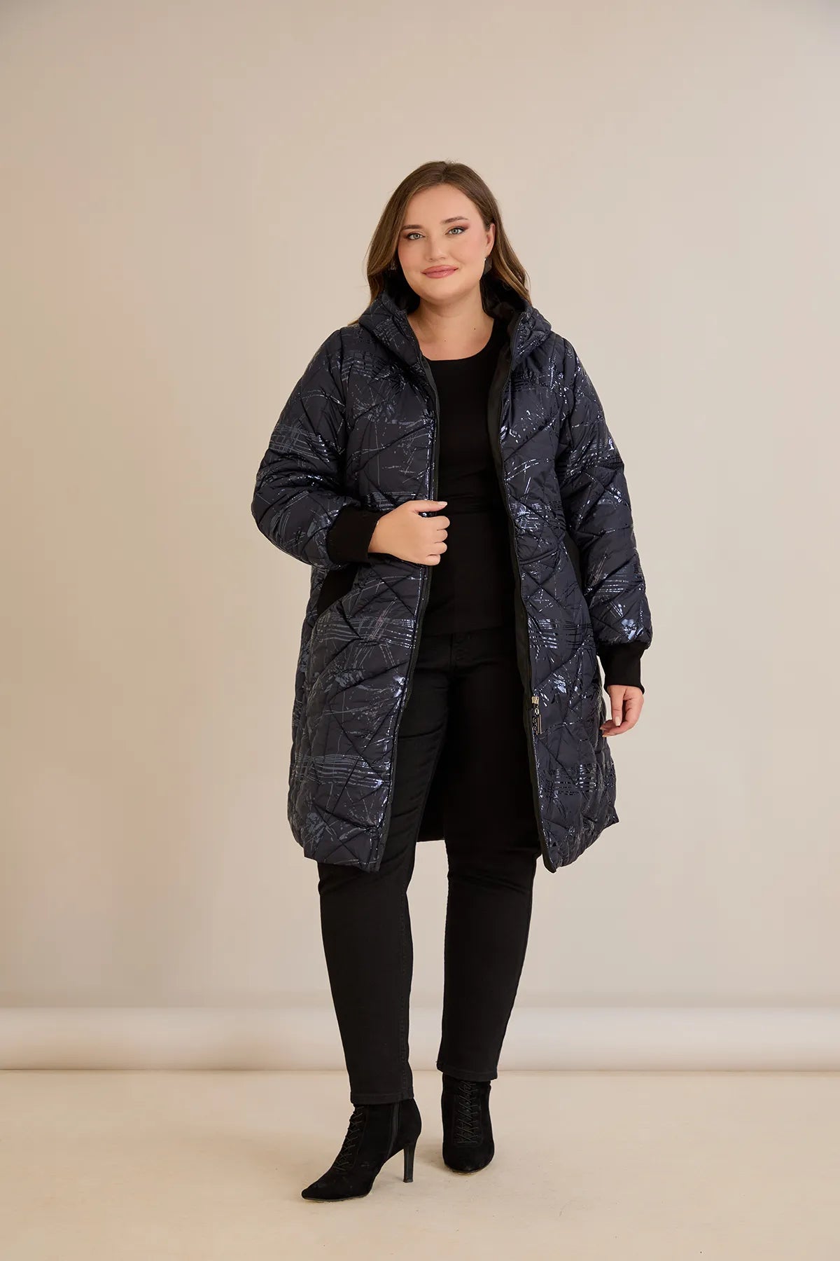 Geacă mărime mare matlasată cu croială în A – bleumarin