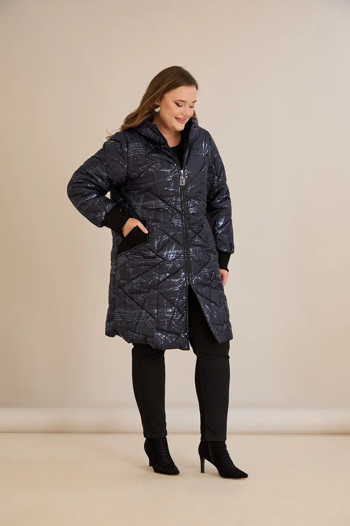 Geacă mărime mare matlasată cu croială în A – bleumarin