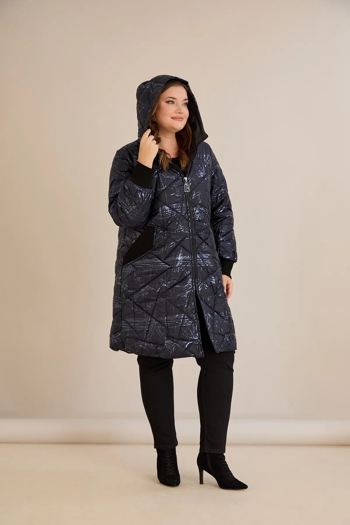 Geacă mărime mare matlasată cu croială în A – bleumarin