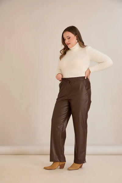 Pantalon mărime mare din piele croială dreaptă – ciocolată