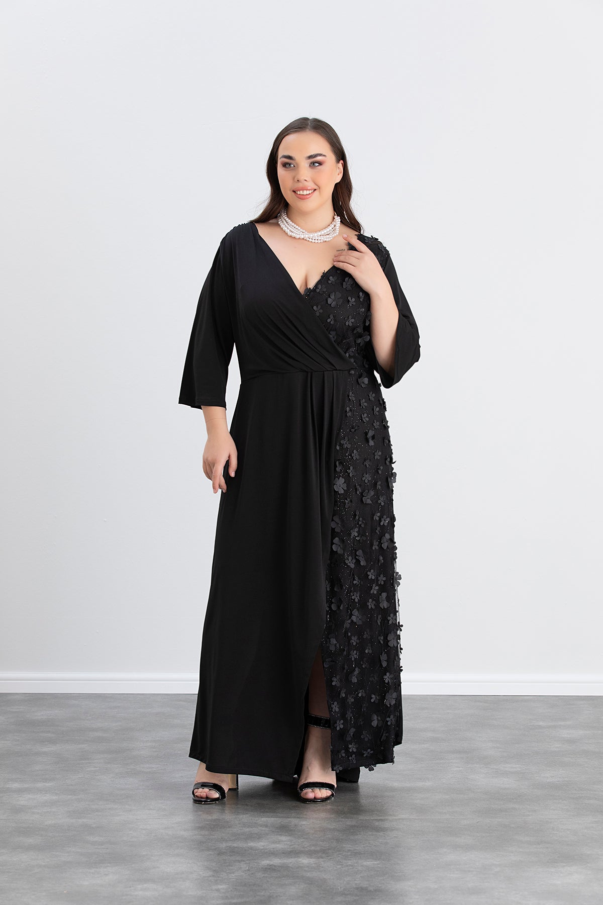 Rochie lunga marime mare atractiva cu decor modern - extra marimi mari