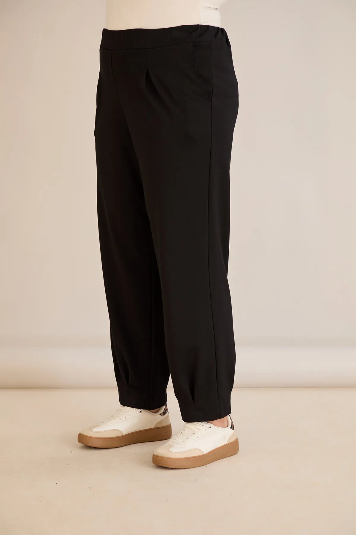 Pantalon elastic mărime mare din viscoză cu pliuri