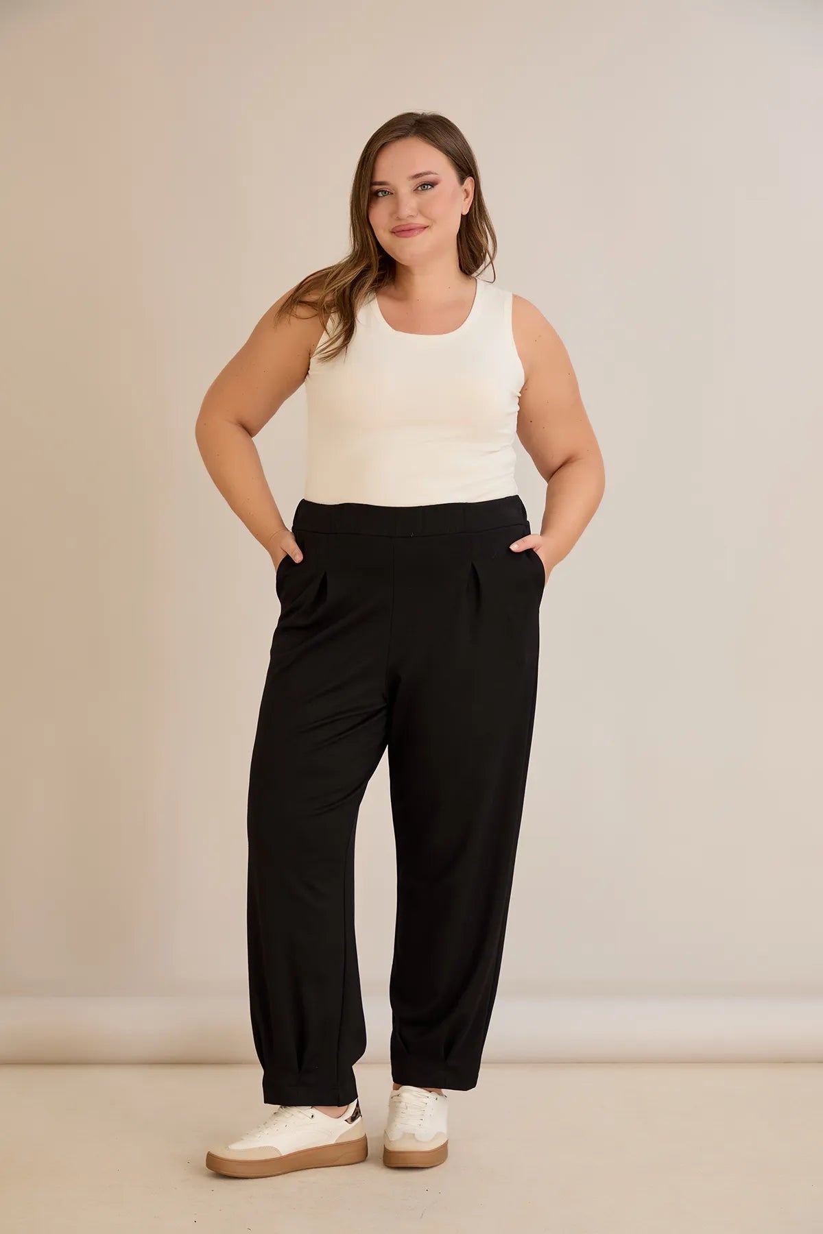 Pantalon elastic mărime mare din viscoză cu pliuri