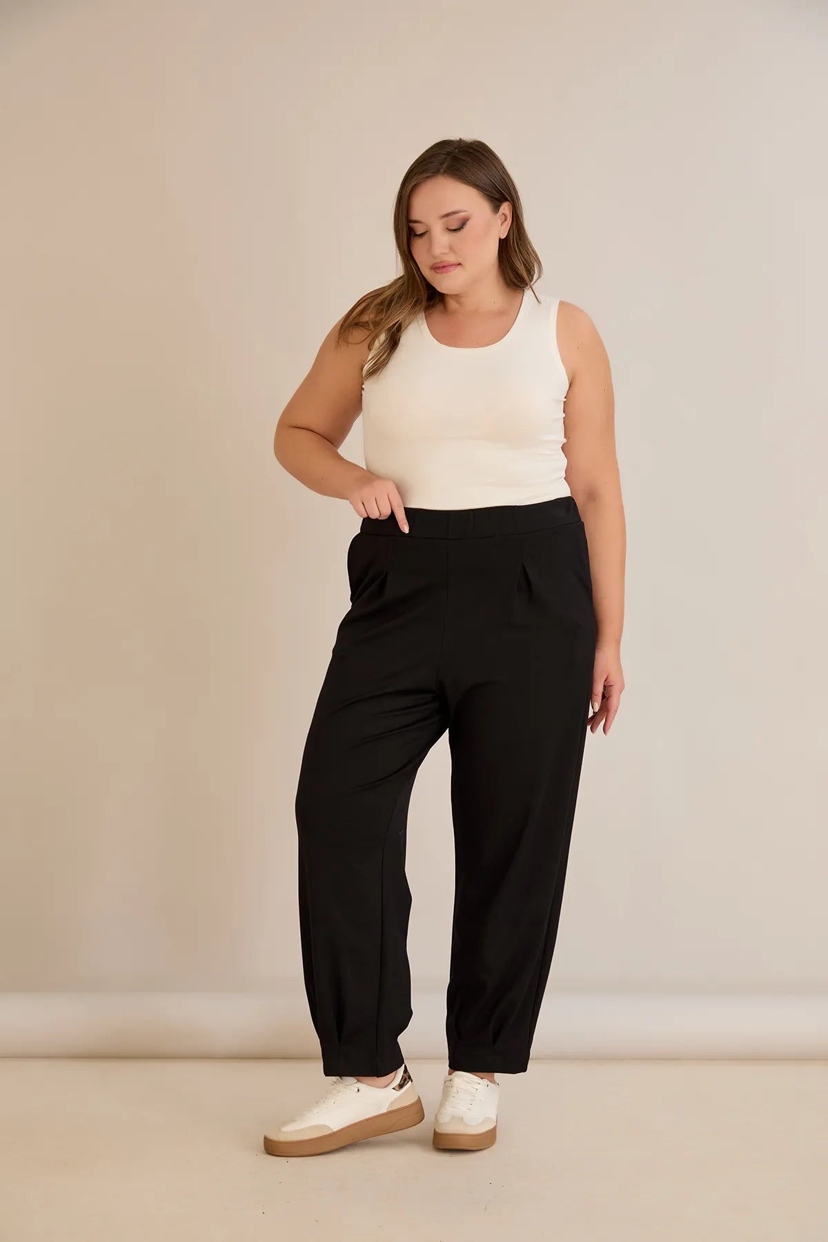 Pantalon elastic mărime mare din viscoză cu pliuri