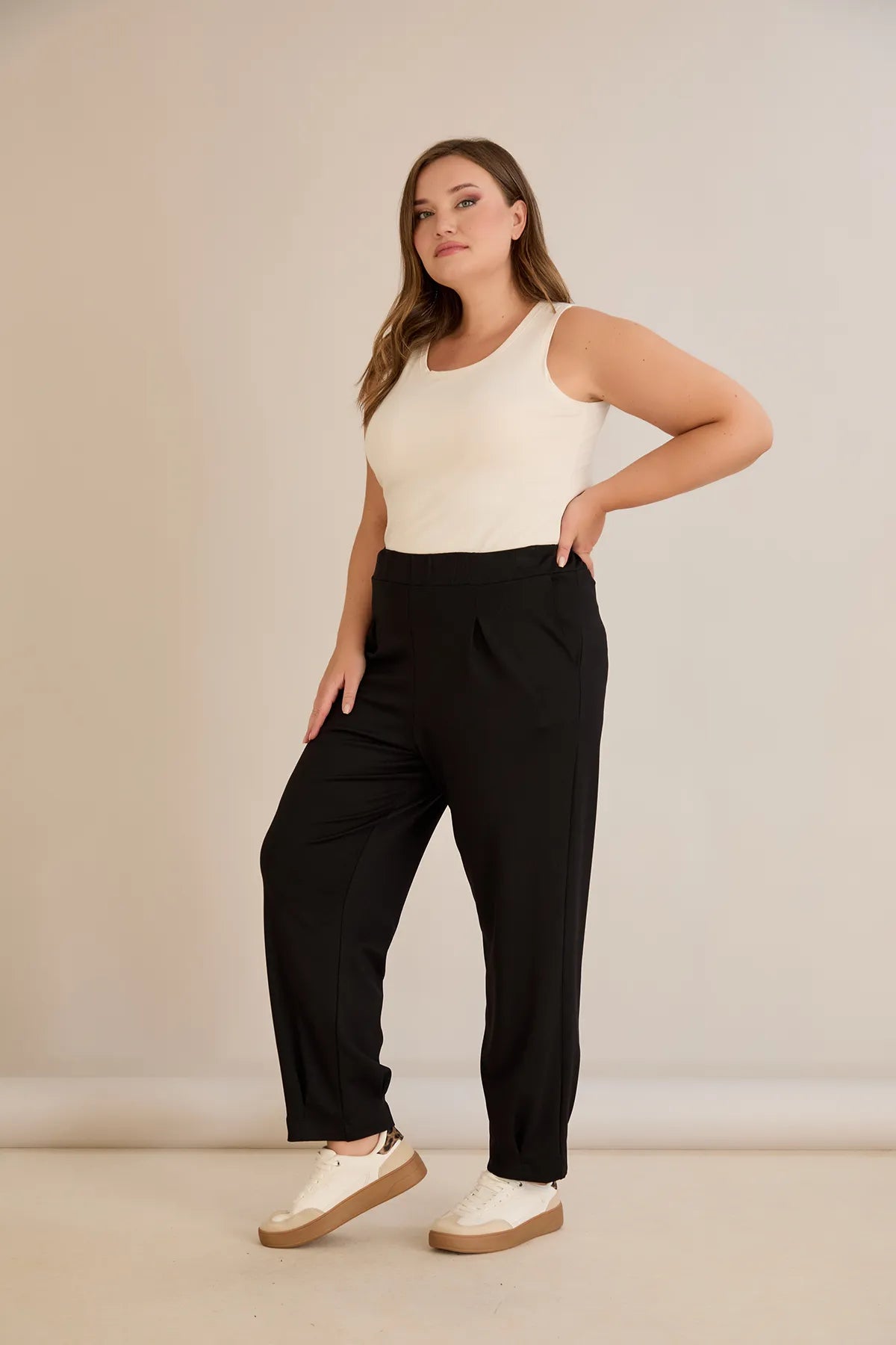 Pantalon elastic mărime mare din viscoză cu pliuri
