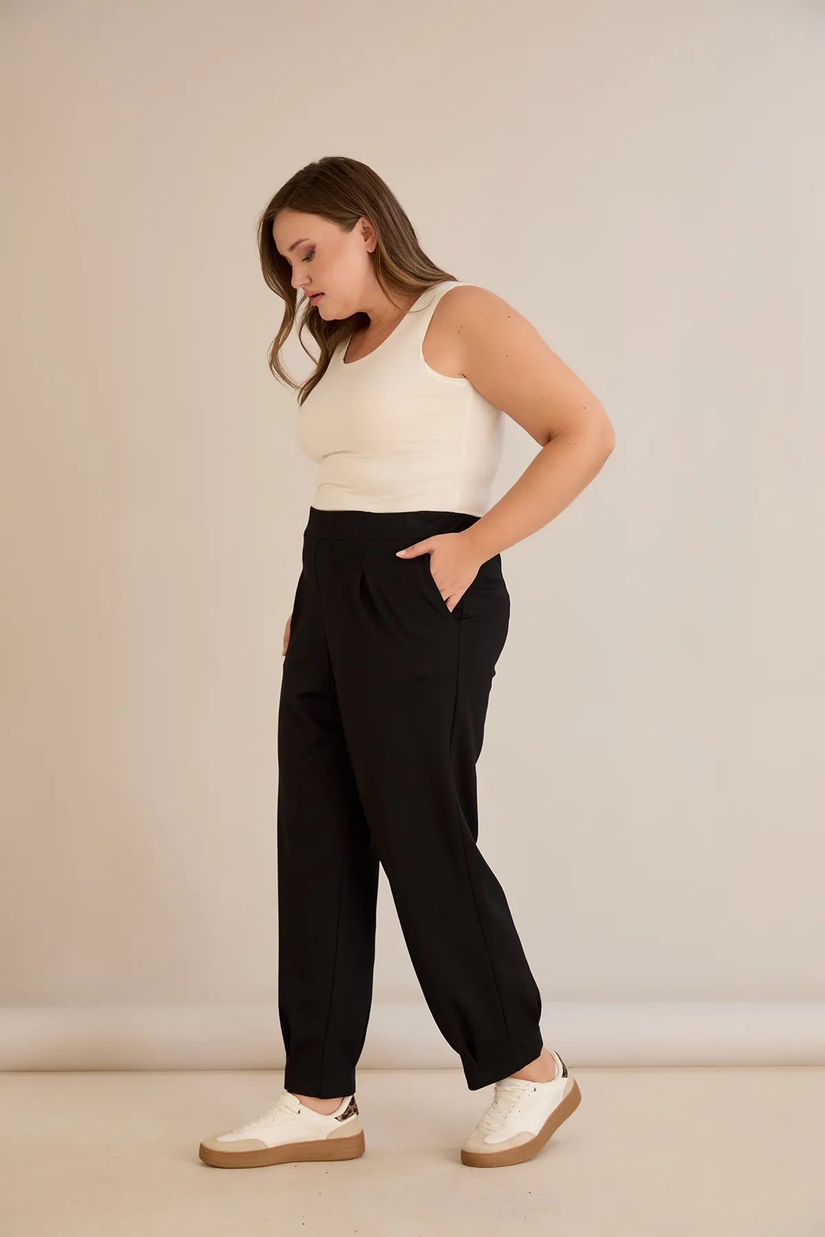 Pantalon elastic mărime mare din viscoză cu pliuri