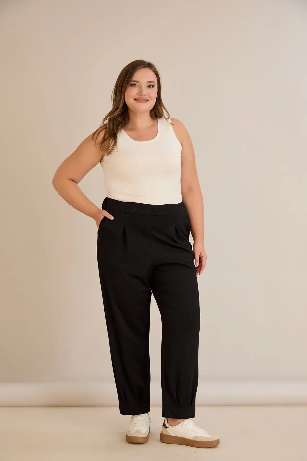 Pantalon elastic mărime mare din viscoză cu pliuri