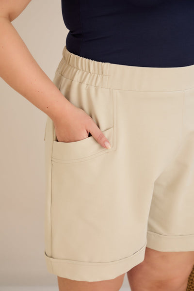 Pantaloni scurti marimi mari - bej