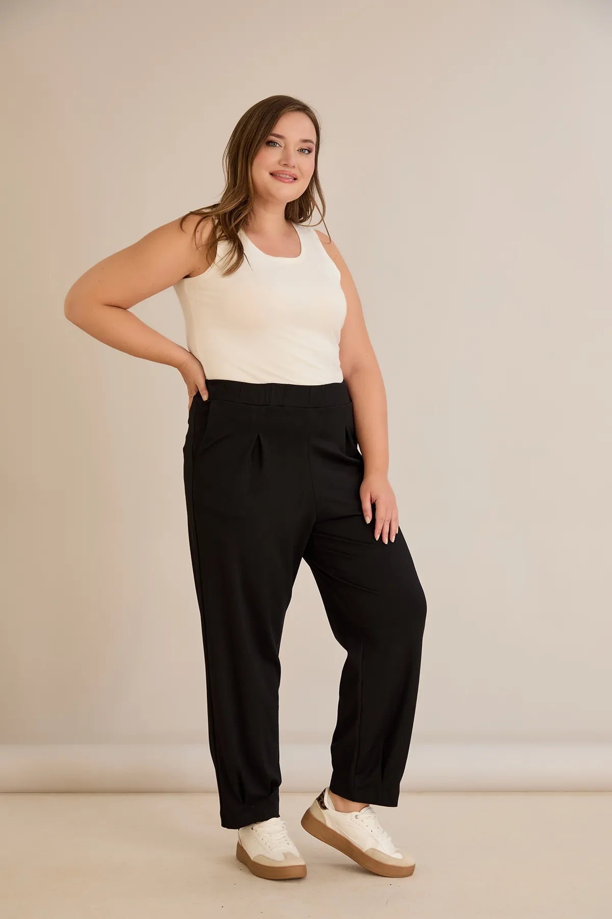 Pantalon elastic mărime mare din viscoză cu pliuri