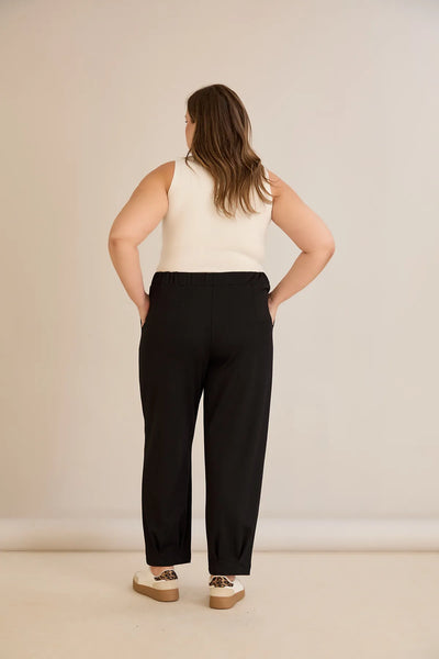 Pantalon elastic mărime mare din viscoză cu pliuri