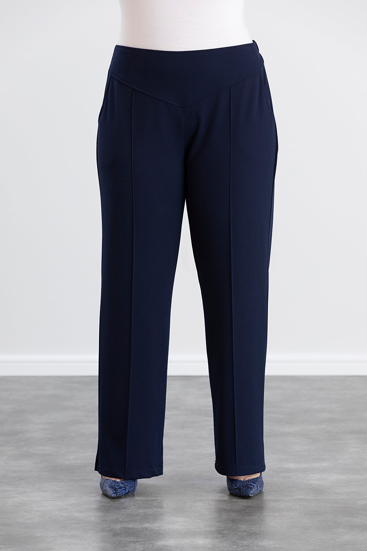 Pantalon marime mare cu croiala larga - albastru inchis