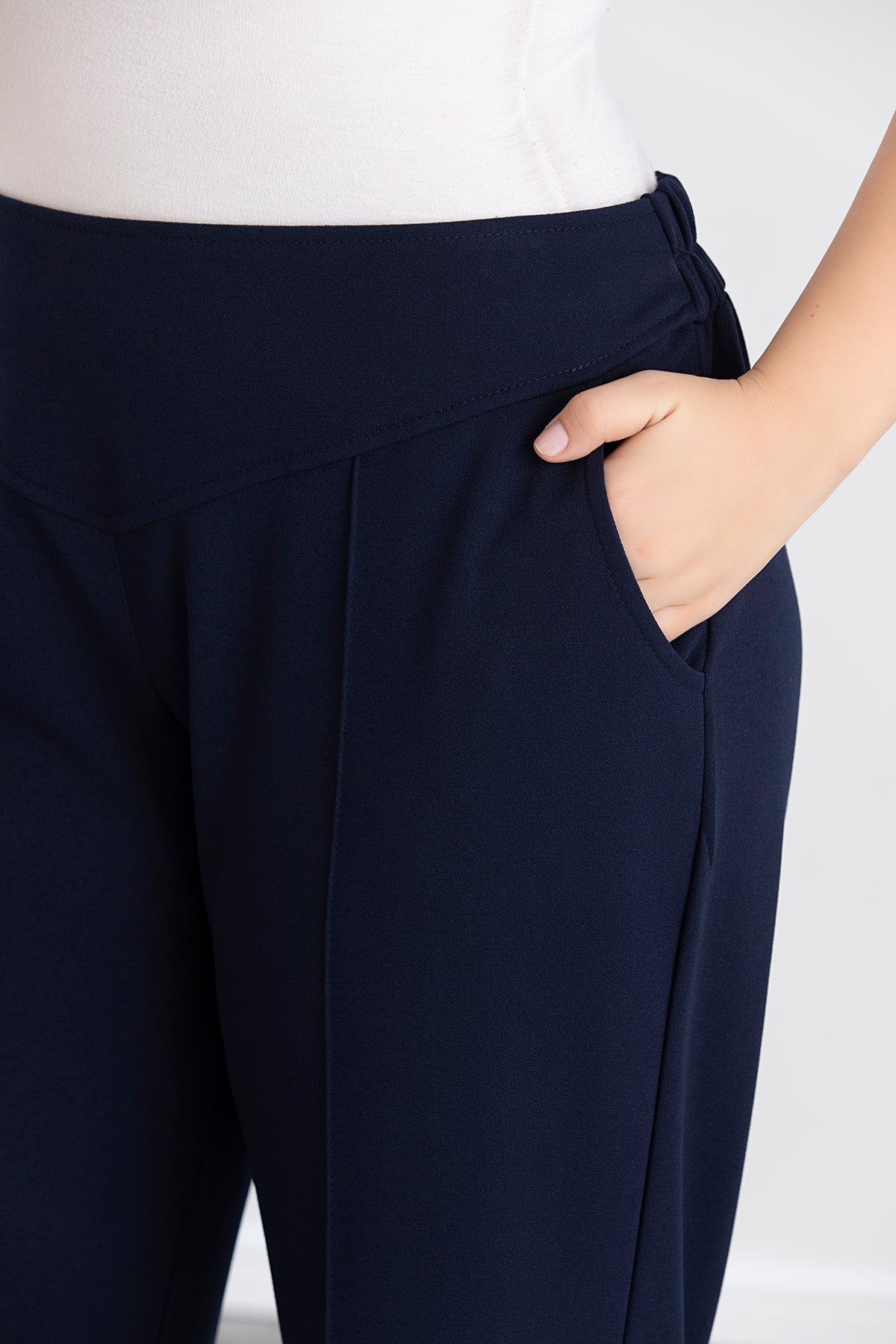 Pantalon marime mare cu croiala larga - albastru inchis