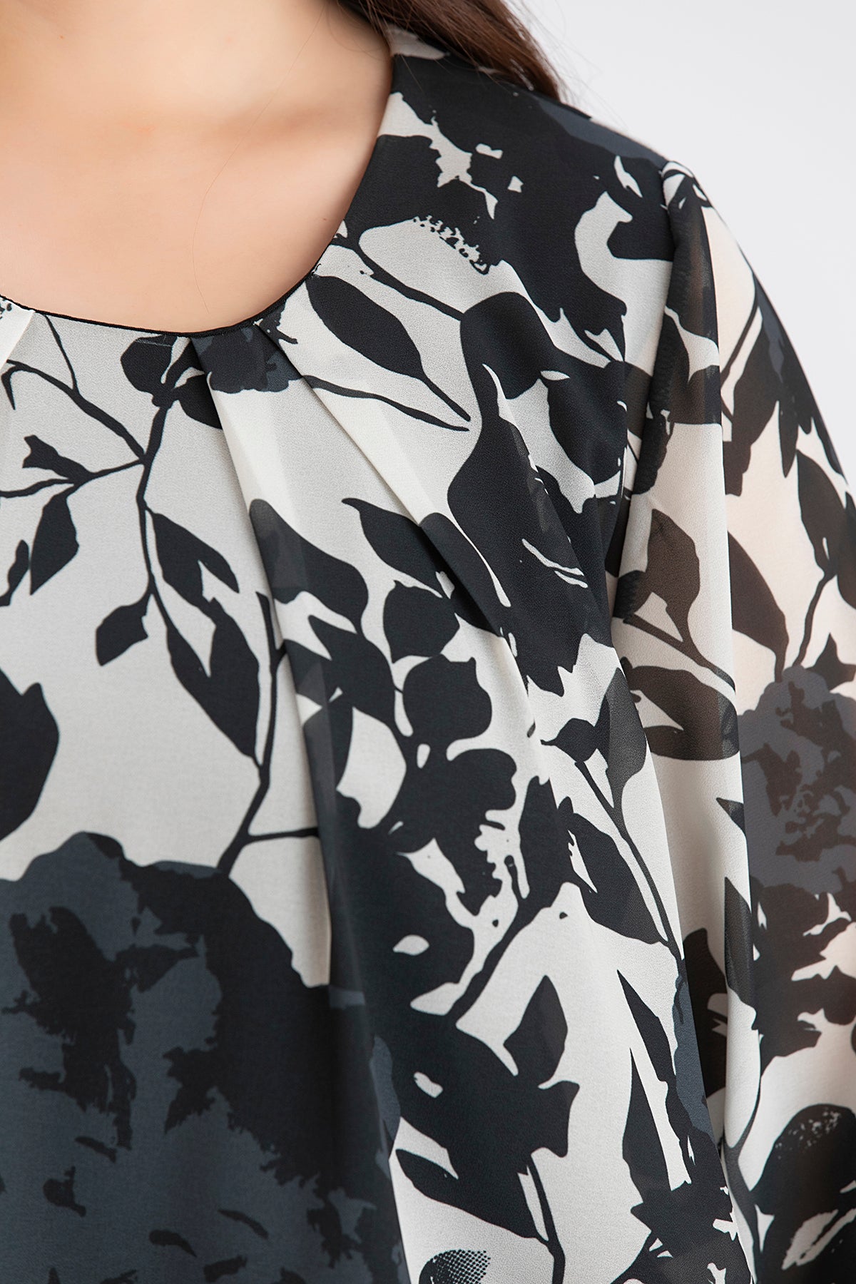 Bluza marime mare cu croiala libera - alb/negru