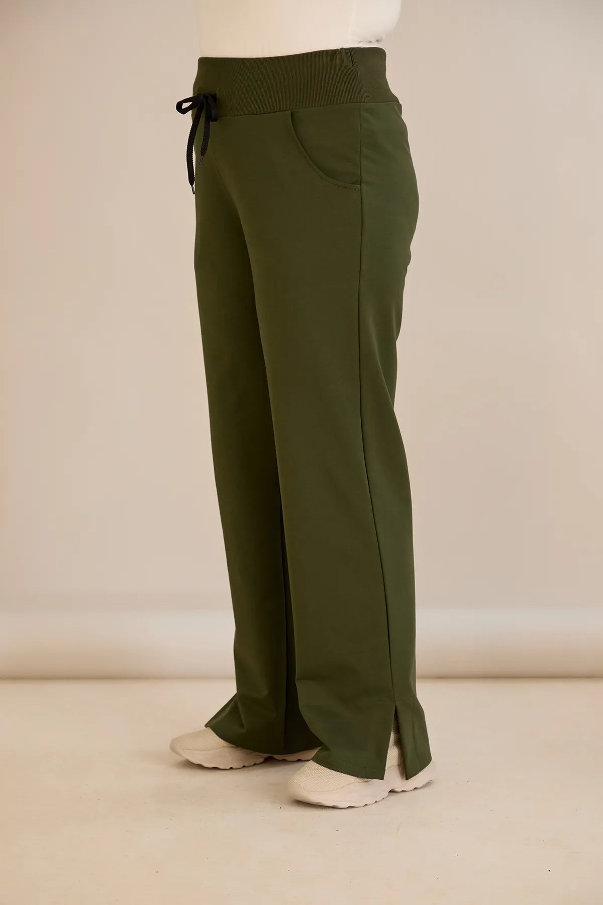 Pantalon larg marime mare cu despicaturi laterale - kaki