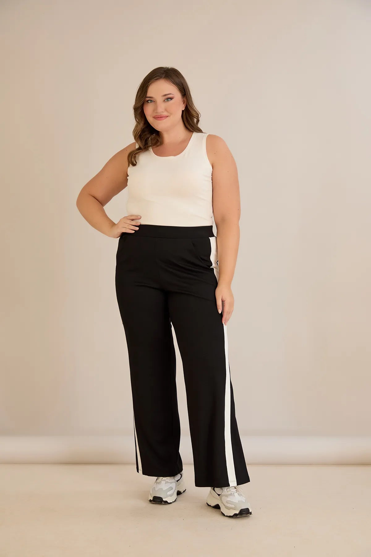 Pantalon larg mărime mare cu dungi decorative