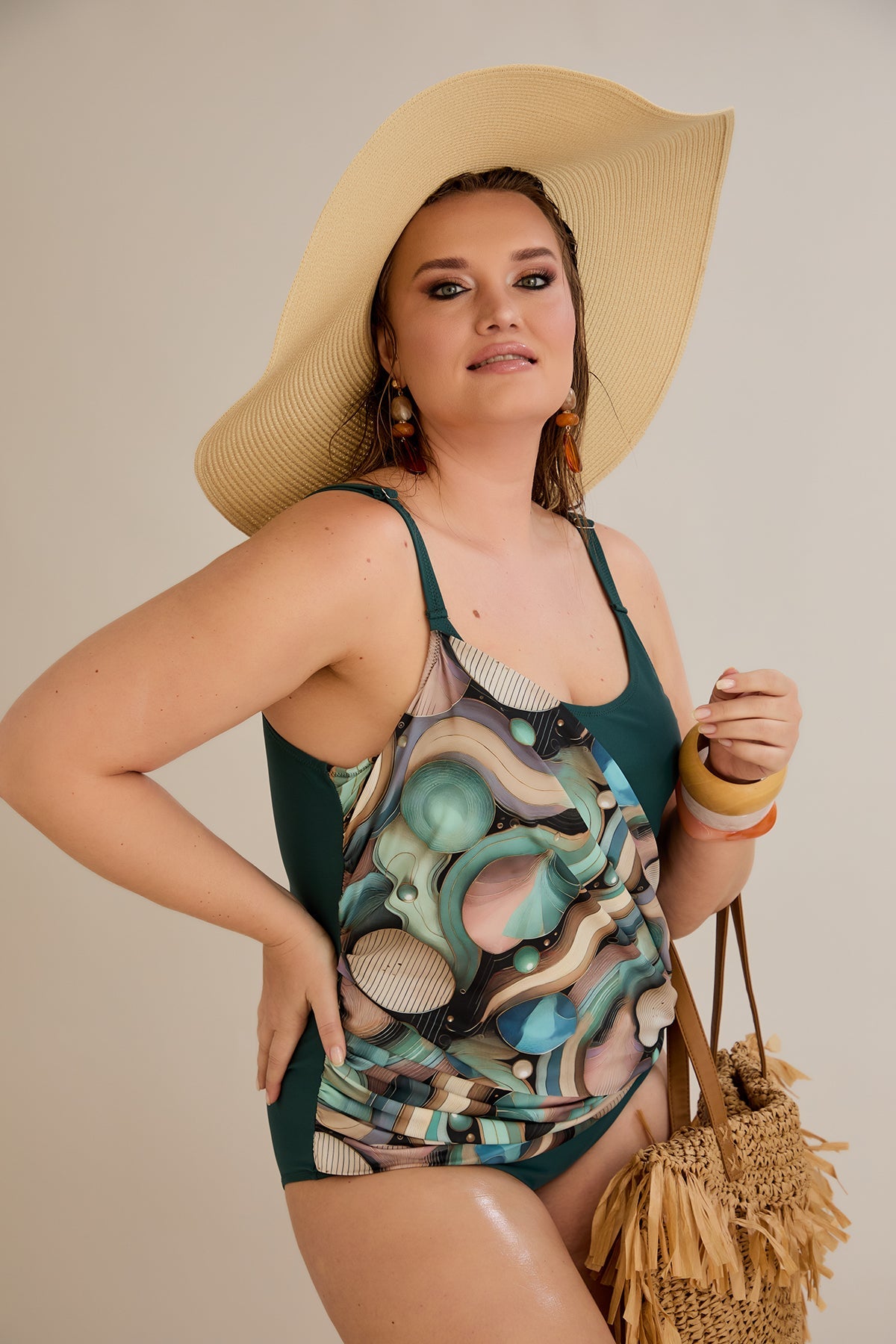 Costum de baie marime mare care ascunde  imperfectiunile - perle marine