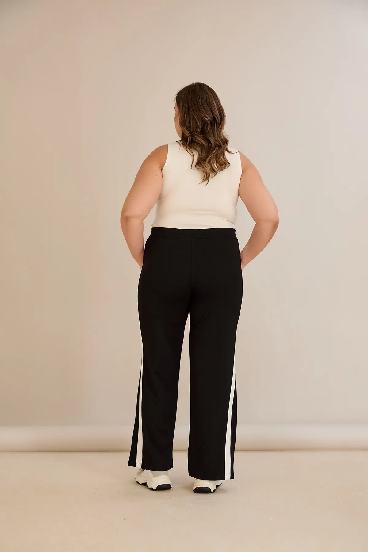 Pantalon larg mărime mare cu dungi decorative