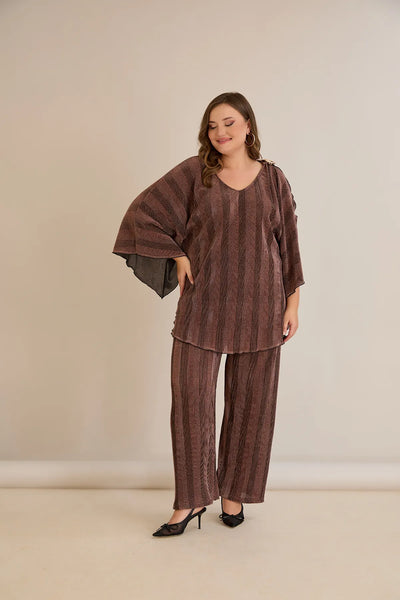 Compleu oficial  marime mare cu deschidere la mânecă și broșă elegantă