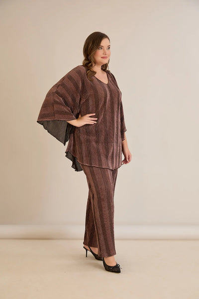 Compleu oficial  marime mare cu deschidere la mânecă și broșă elegantă