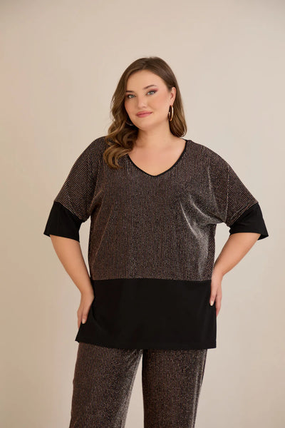Compleu elegant marime mare din tricot reiat cu lame și spate atrăgător - cafea