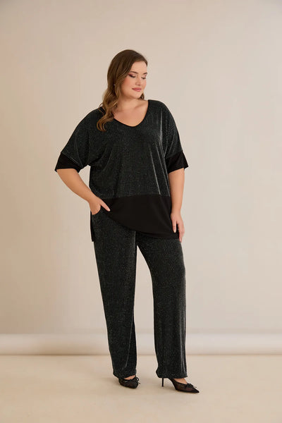 Compleu elegant marime mare din tricot reiat cu lame și spate atrăgător – verde închis