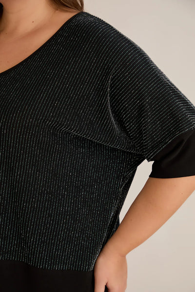 Compleu elegant marime mare din tricot reiat cu lame și spate atrăgător – verde închis
