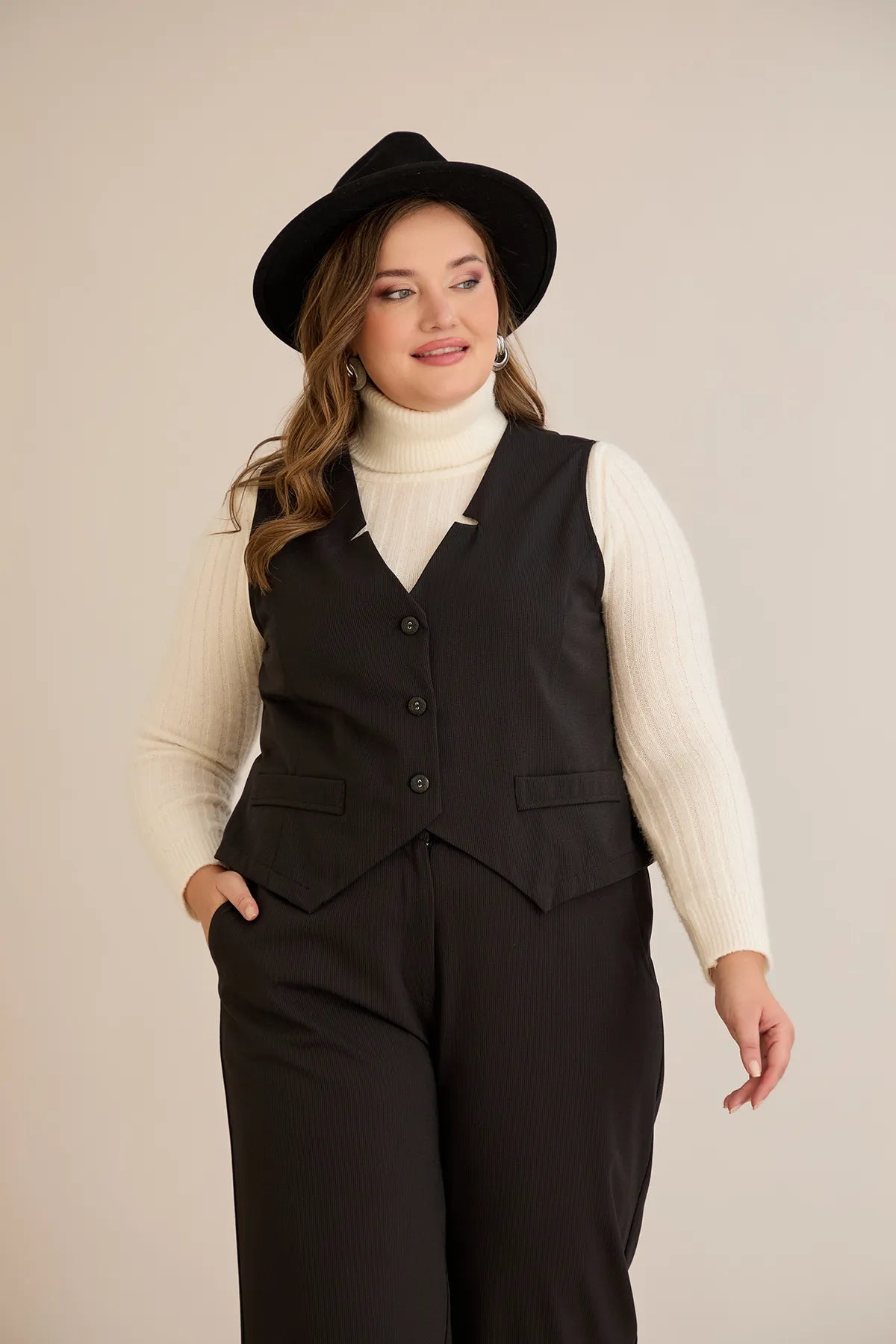 Vestă mărime mare scurtă elegantă cu dungi discrete