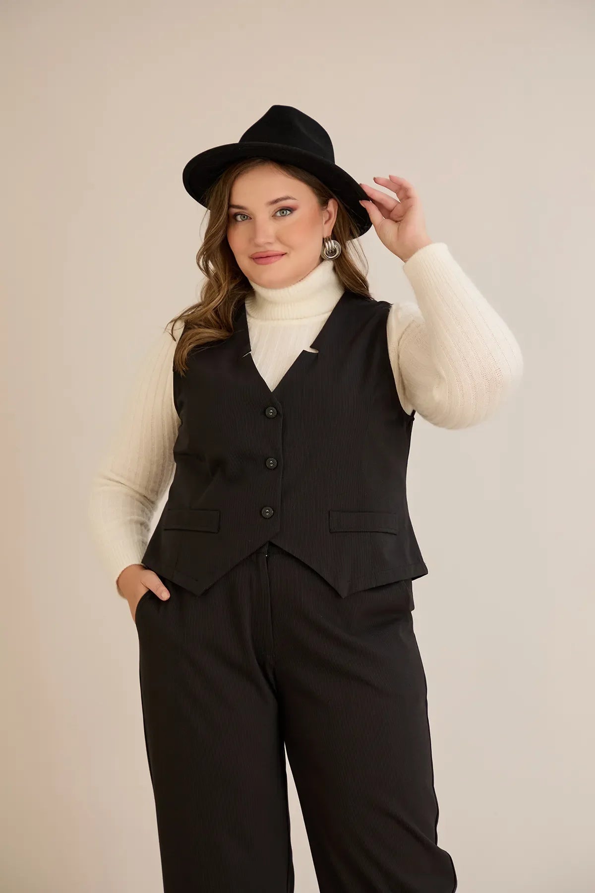 Vestă mărime mare scurtă elegantă cu dungi discrete