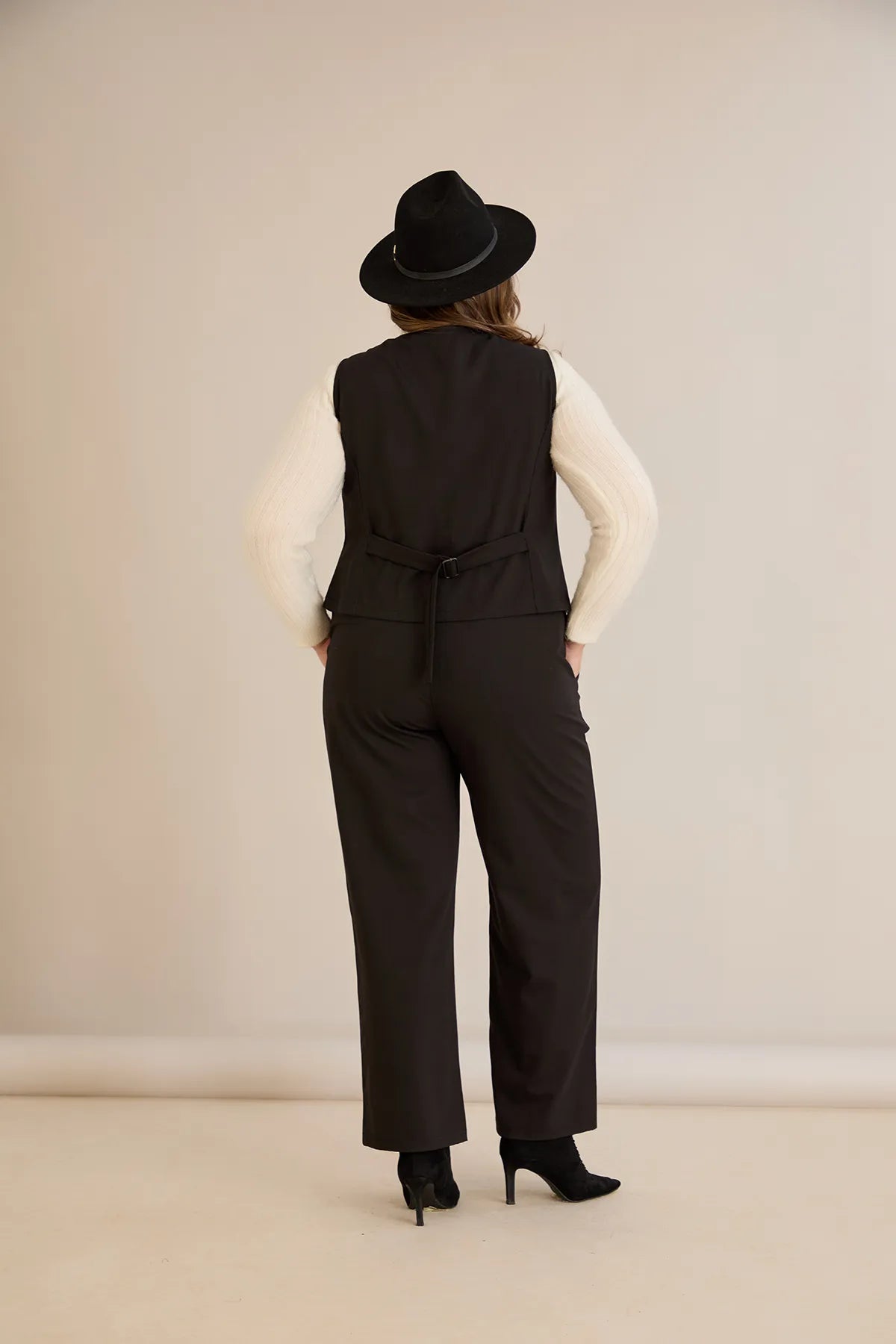 Pantalon elegant mărime mare cu dungi discrete