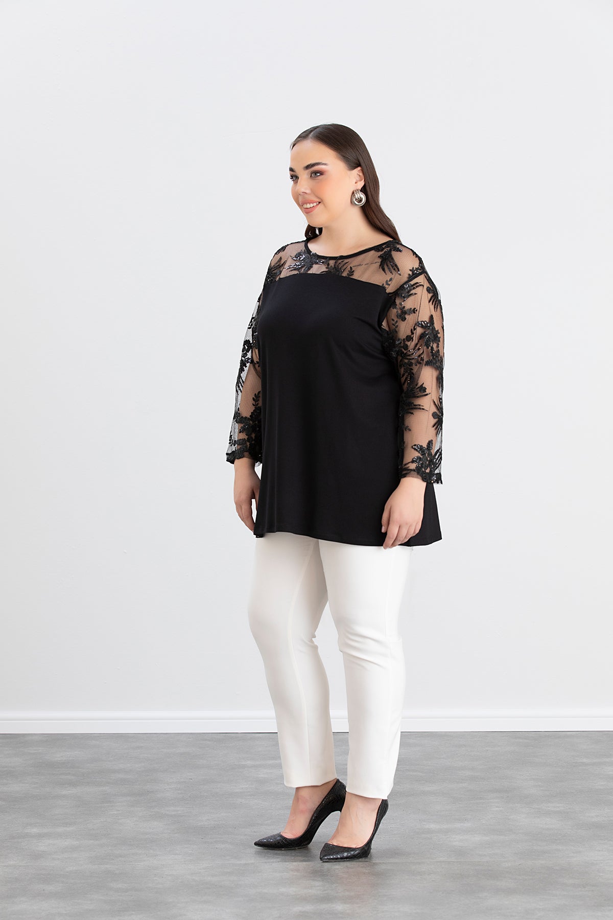 Bluza festiva marime mare din viscoza cu dantela luxoasa