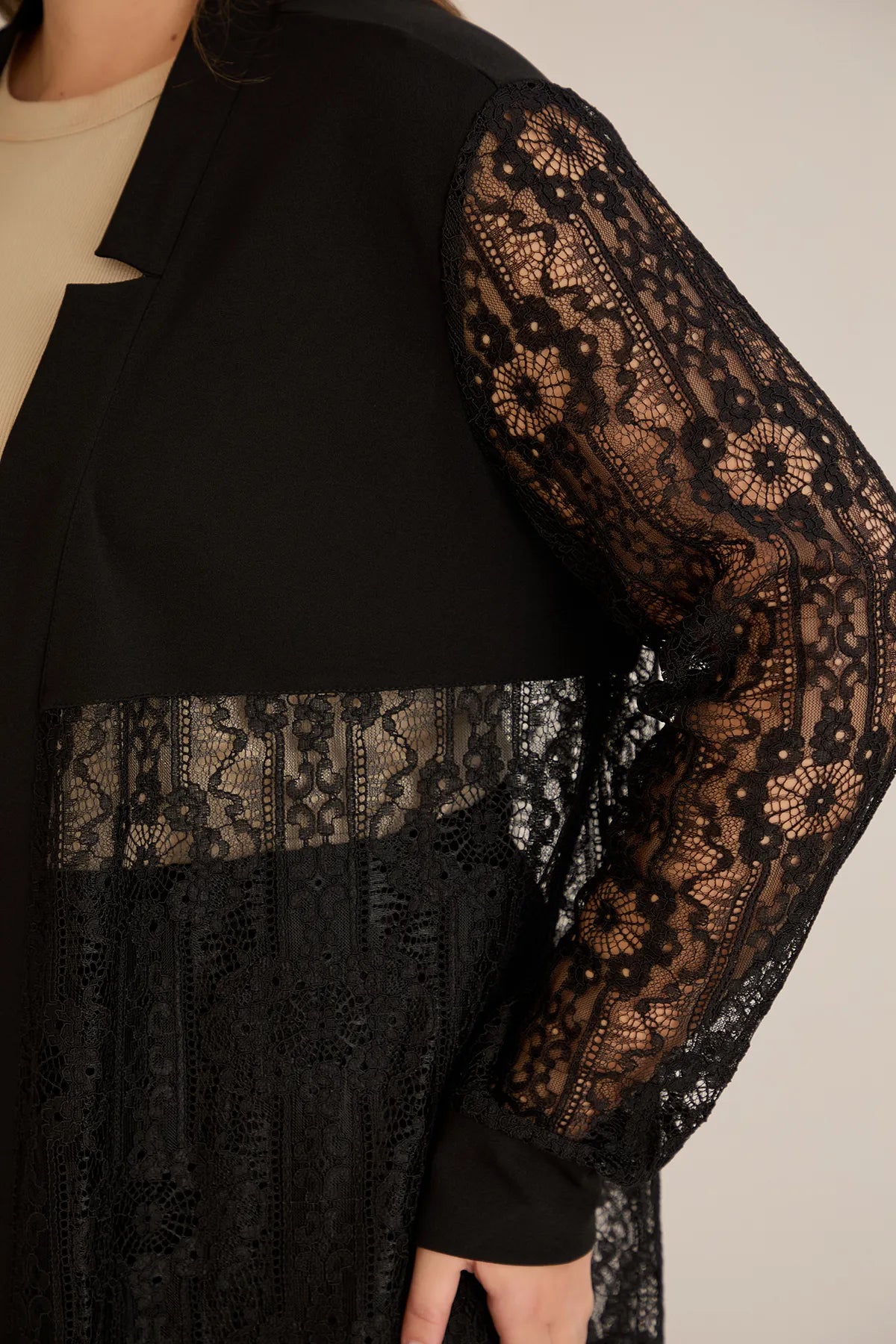 Compleu mărime mare elegant de sărbătoare din dantelă