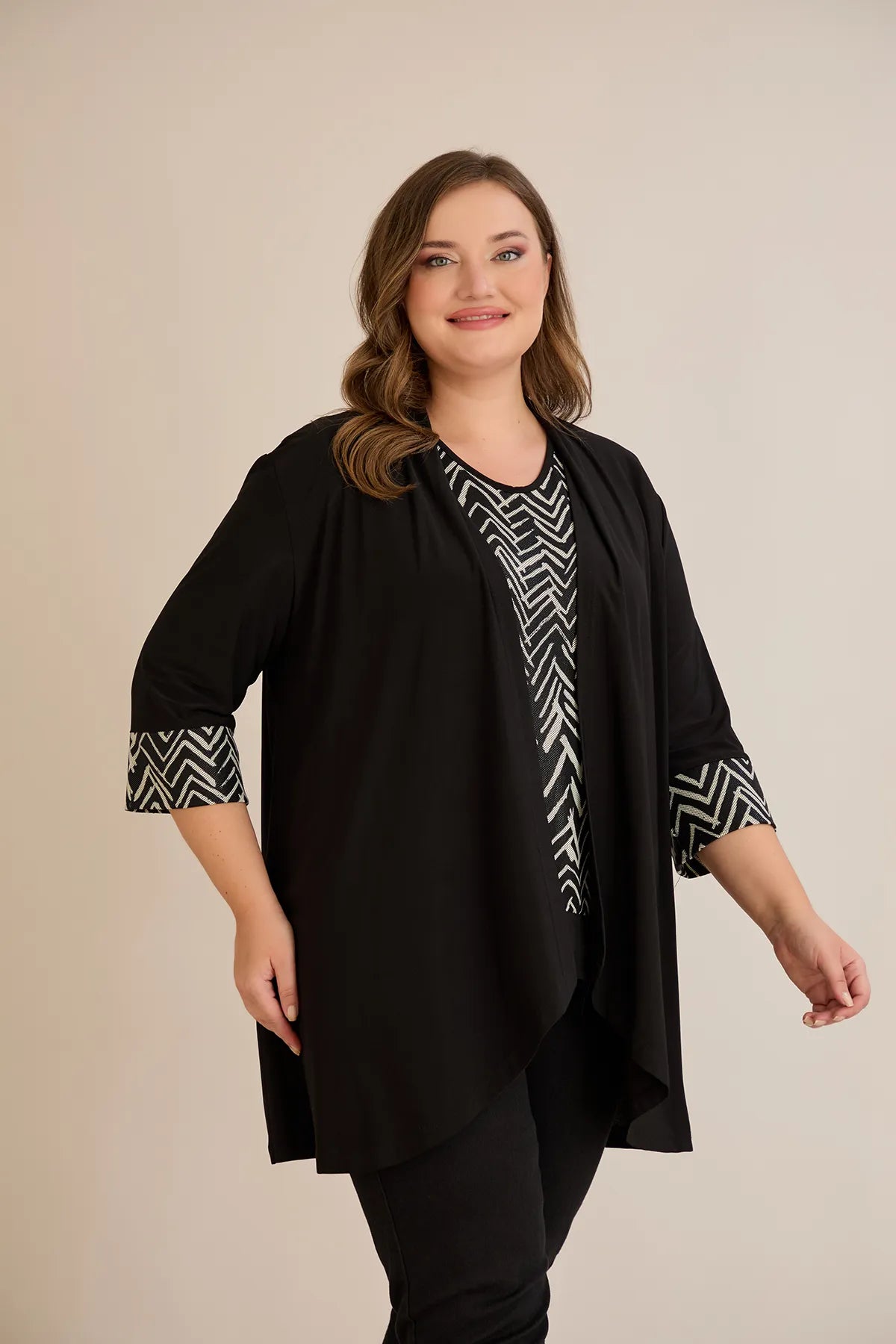 Set mărime mare din 2 piese bluză și jachetă – multicolor