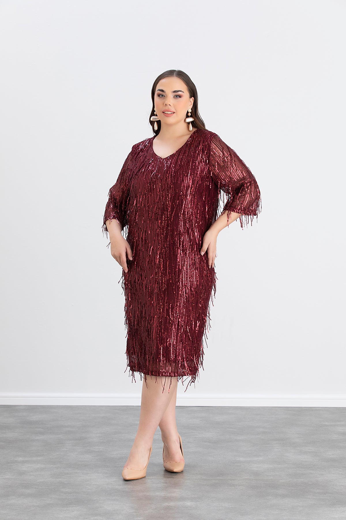 Rochie marime mare cu franjuri si paiete Craciun Chic - visiniu