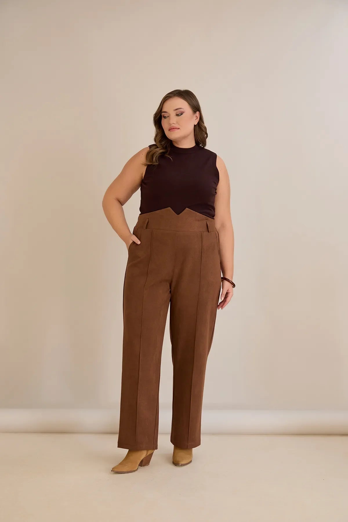 Pantalon elegant mărime mare cu dungă și talie înaltă – cafea