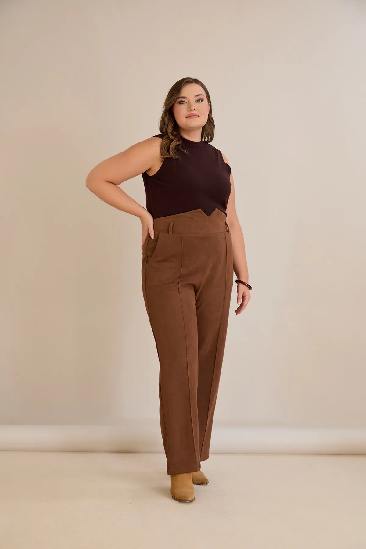 Pantalon elegant mărime mare cu dungă și talie înaltă – cafea