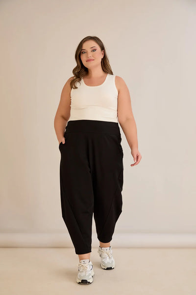 Pantalon mărime mare cu croială modernă tip baril (barrel)