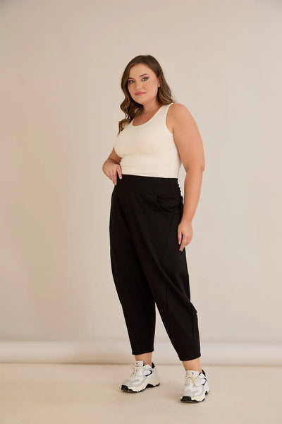 Pantalon mărime mare cu croială modernă tip baril (barrel)