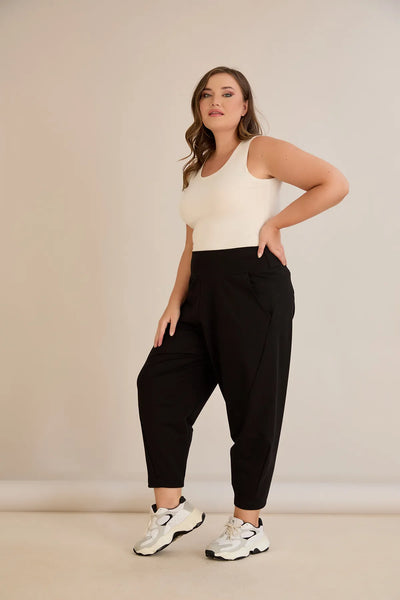 Pantalon mărime mare cu croială modernă tip baril (barrel)