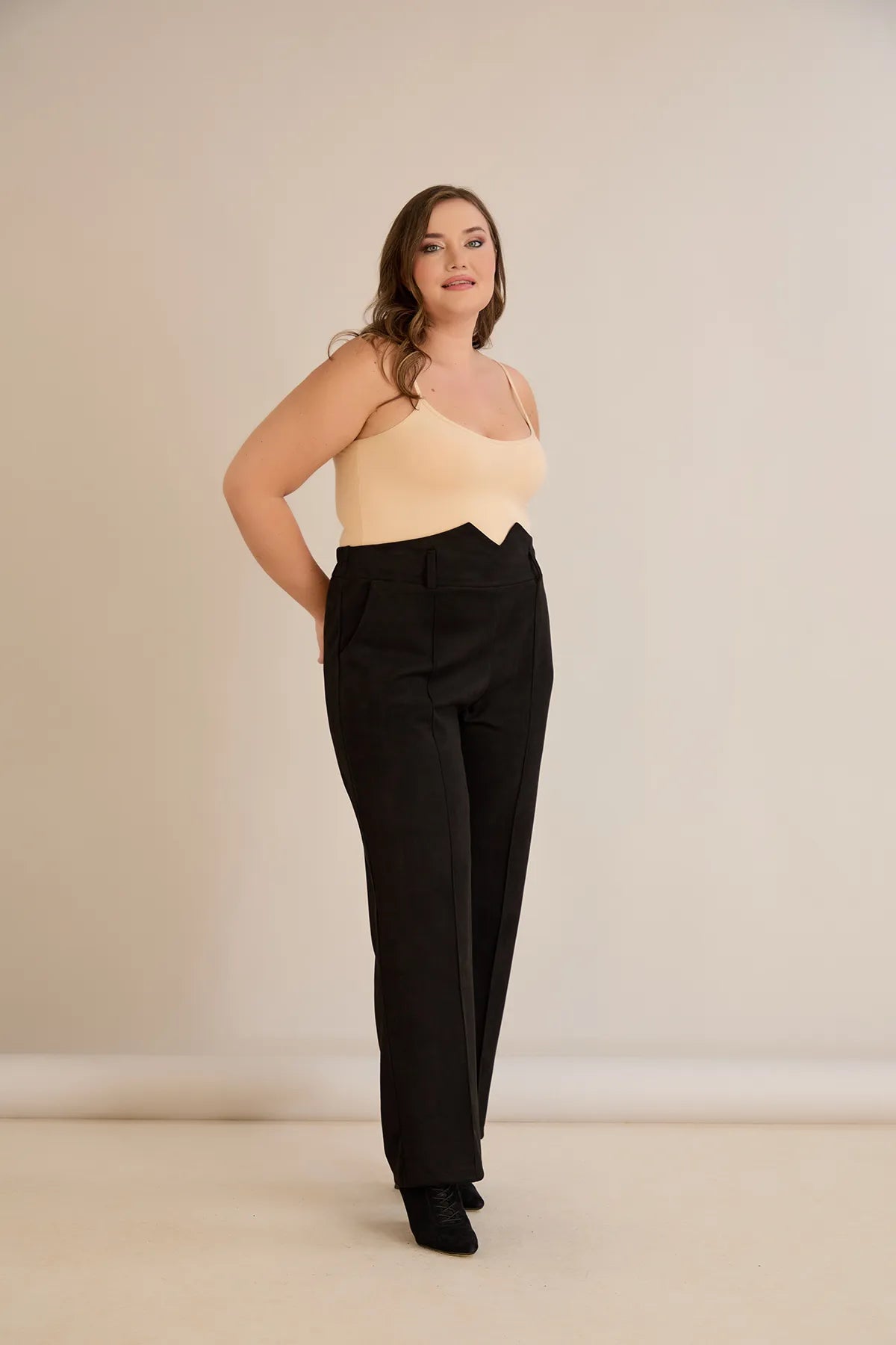 Pantalon elegant mărime mare cu dungă și talie înaltă - negru