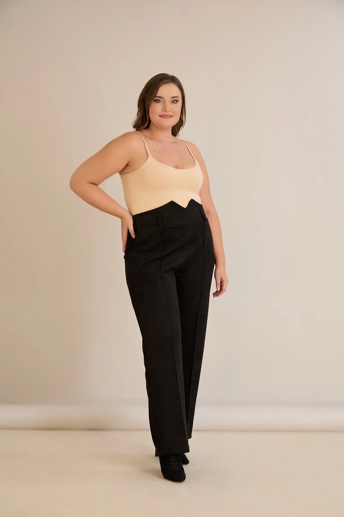 Pantalon elegant mărime mare cu dungă și talie înaltă - negru