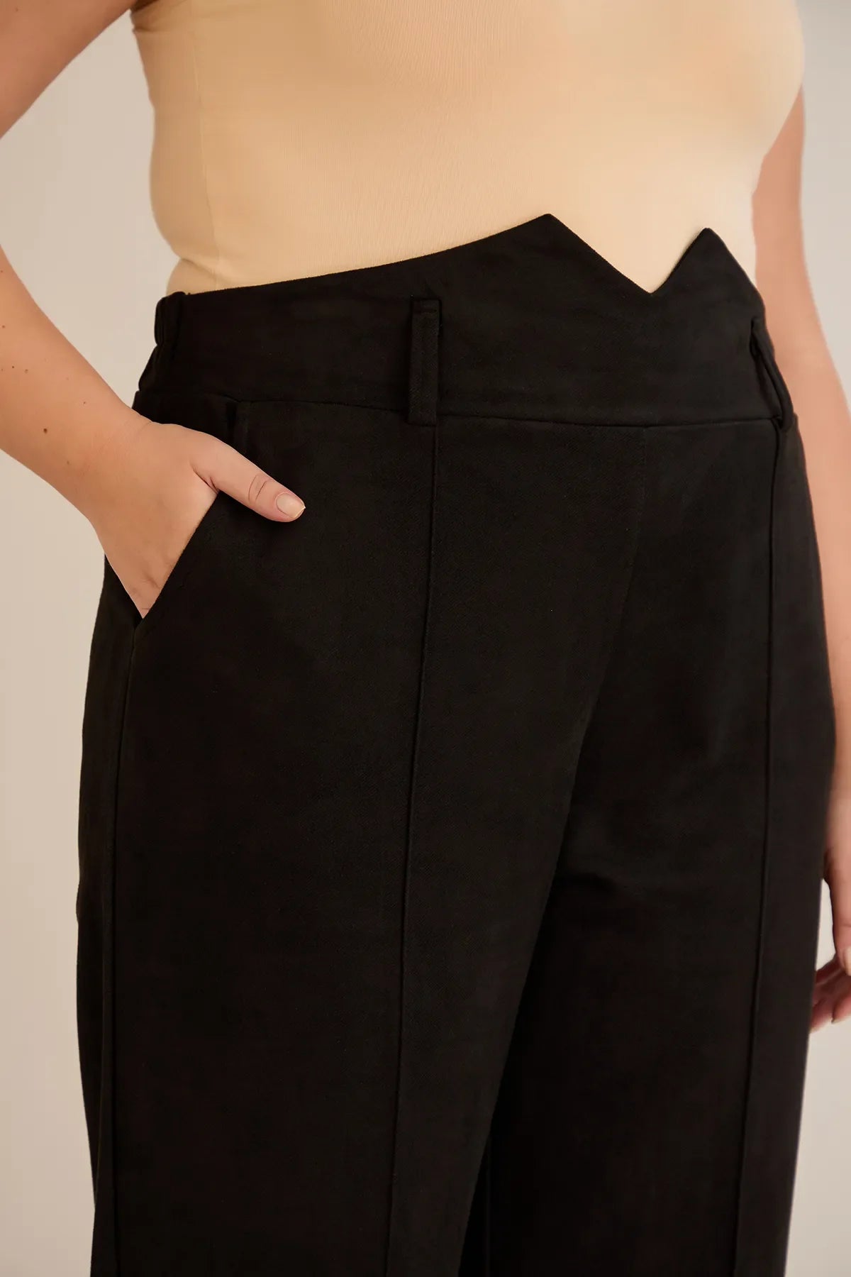 Pantalon elegant mărime mare cu dungă și talie înaltă - negru