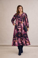 Rochie mărime mare croială linie A cu decolteu original - multicolor
