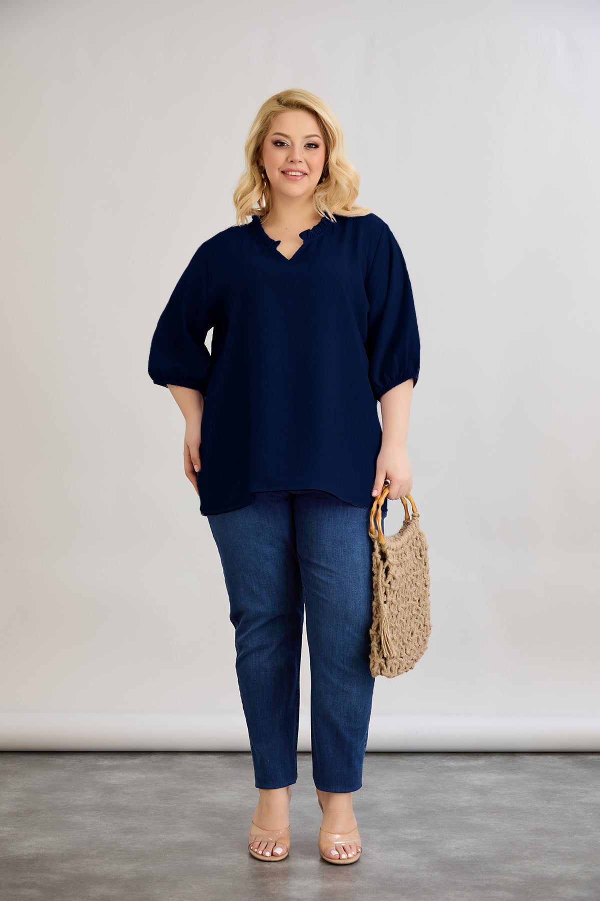 Bluza marime mare cu decolteu in V incretit - albastru inchis