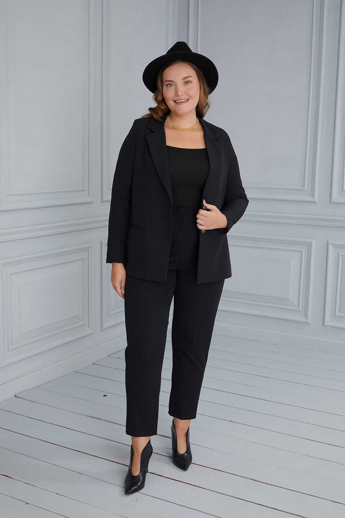 Sacou elegant cu captuseala si doi nasturi - negru