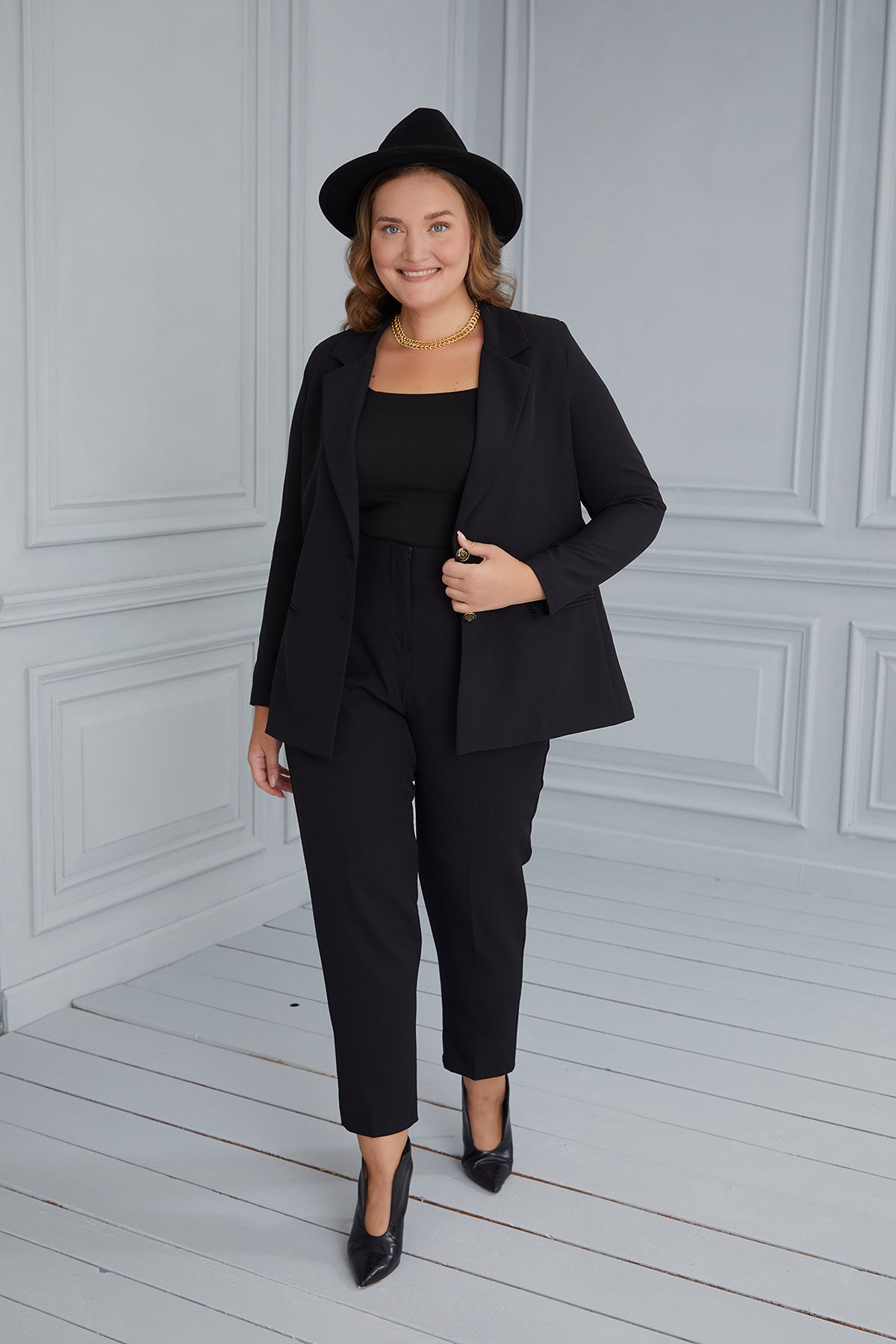 Sacou elegant cu captuseala si doi nasturi - negru