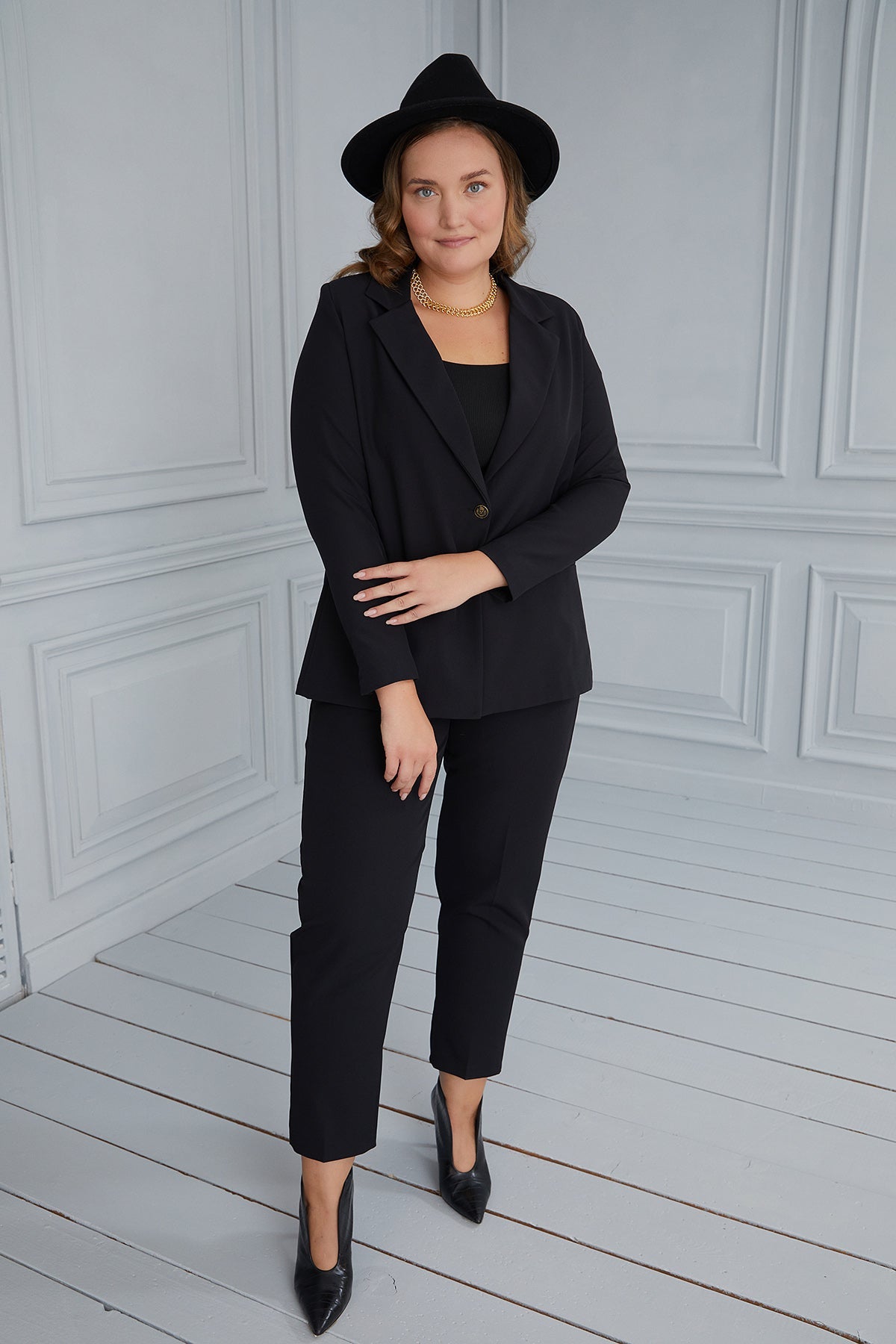 Sacou elegant cu captuseala si doi nasturi - negru
